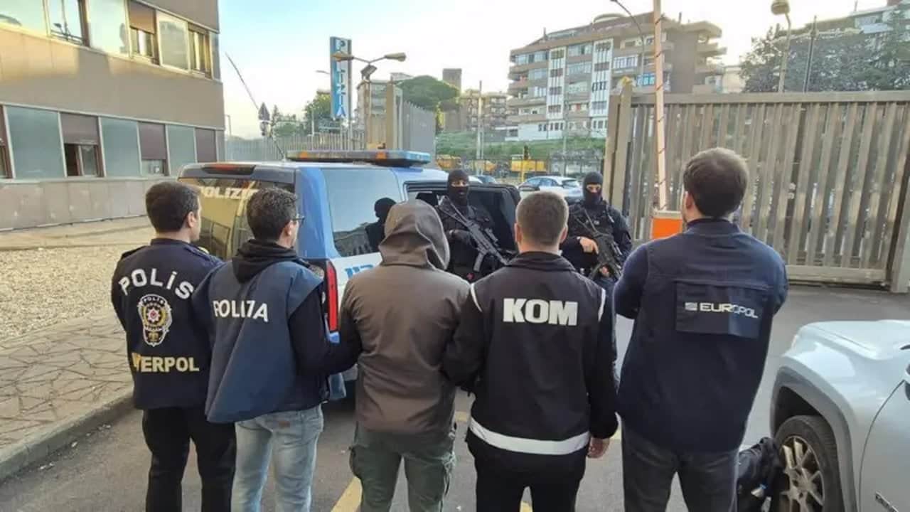 Foto - 818 şüpheliye büyük operasyon! Kripto varlıklar ve kiralık kasalar dahil her şeye el konuldu
