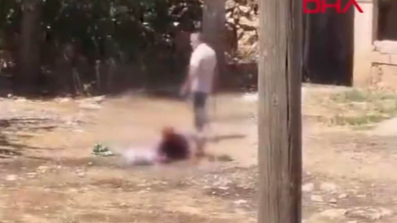 Foto - 85 yaşındaki kadını sopayla öldüresiye dövdü! Kadının durumu ağır!