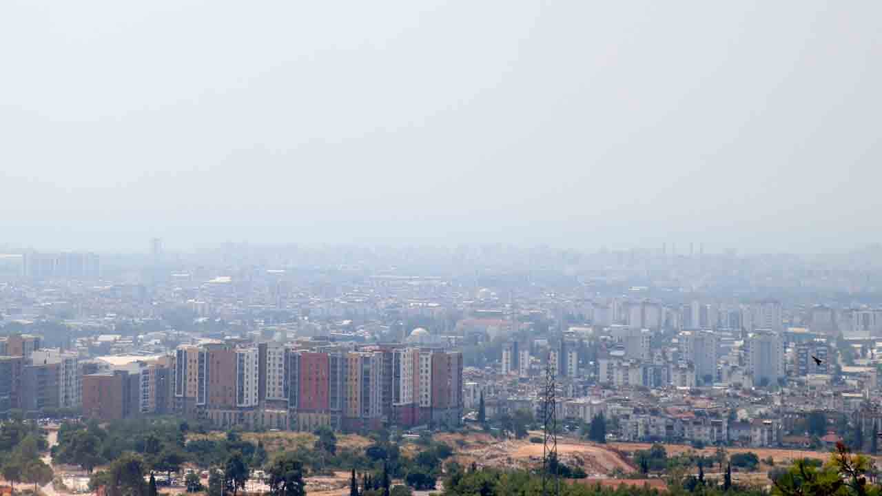 Foto - %87 nem Antalya’yı pusa boğdu!