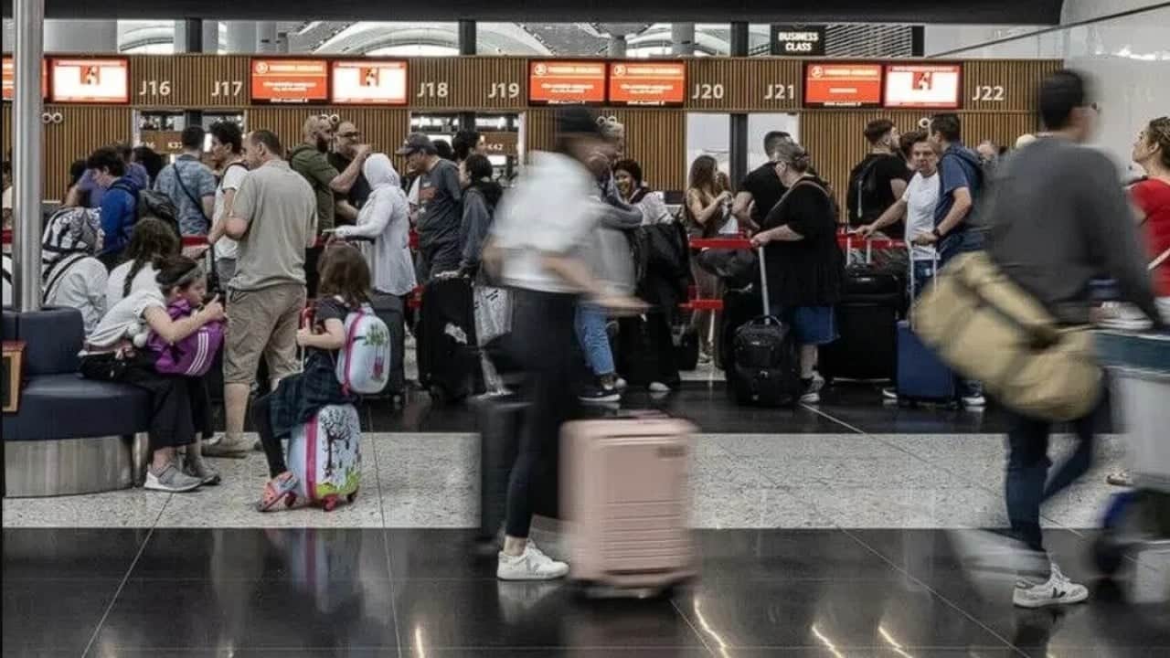 Foto - 'Açız aç' diye tepinenler meğer tokmuş! 360 milyon doları yurt dışında saçtılar