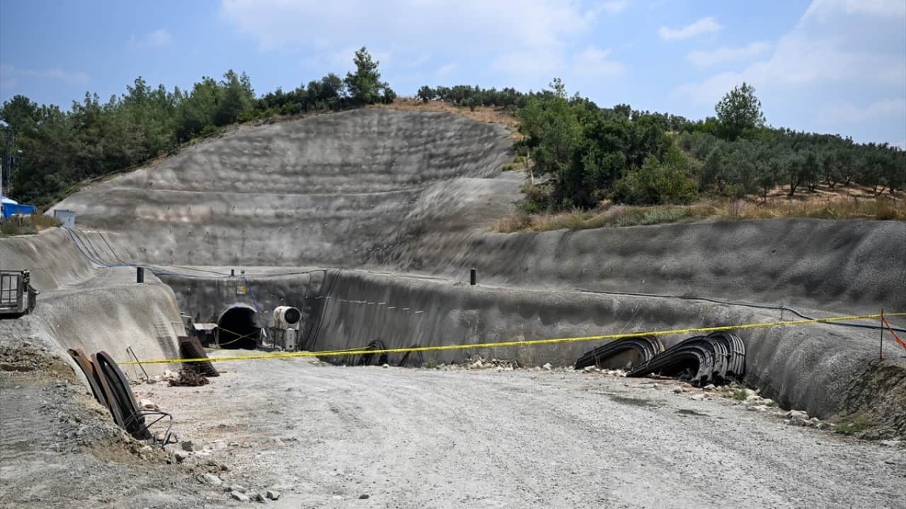 Foto - Adana'da içme suyu tünel hattında meydana gelen göçükte 1 işçi öldü