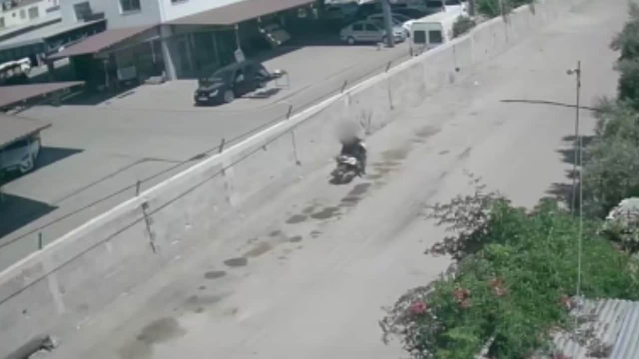 Adana’da şaşırtan hırsızlık! Gündüz vakti vatandaşları internetsiz bıraktı