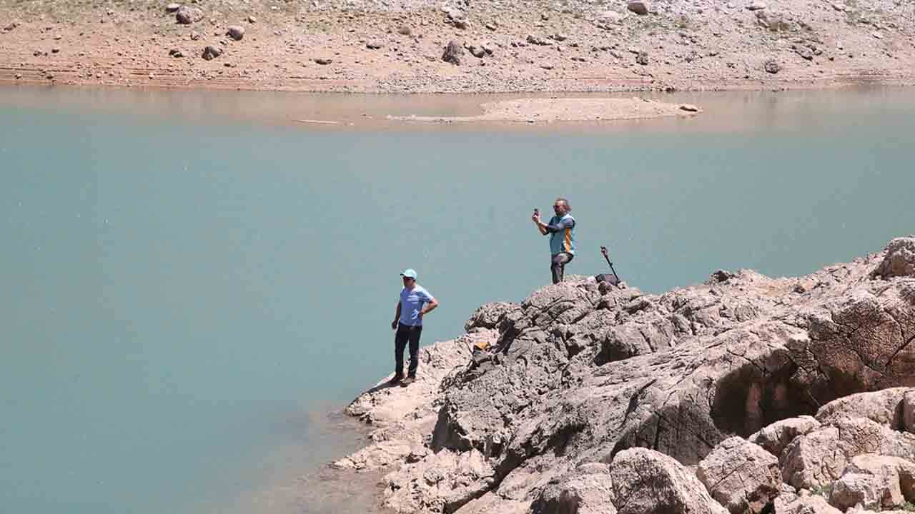 Foto - Adı ‘kara’ ama görüntüsü muhteşem: Karagöl, turkuaz rengiyle büyülüyor