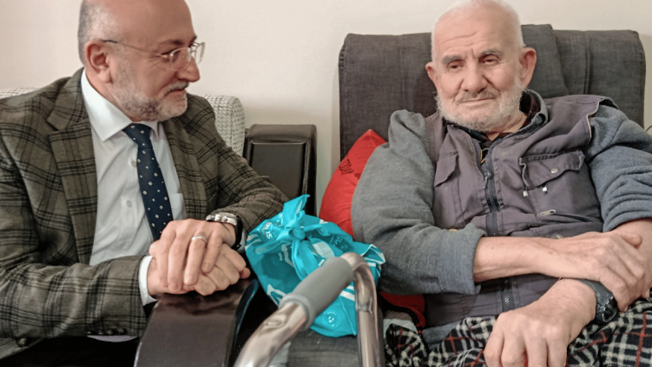 Foto - Afyonkarahisar'da AK Parti farkı: Başkan Şahin'den vefa ziyaretleri...