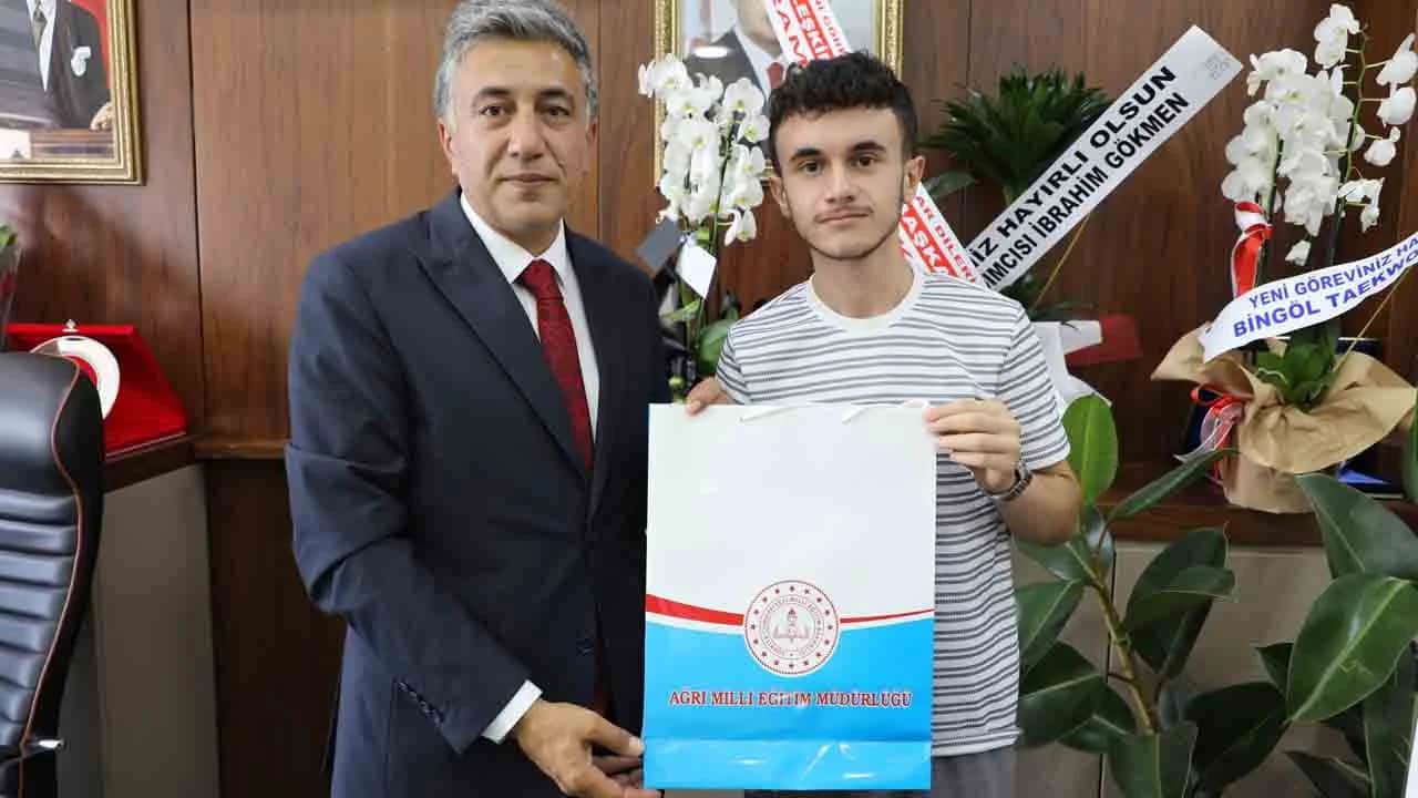 Ağrı'nın gururu oldu: Kur'an tilavetinde Türkiye ikincisi