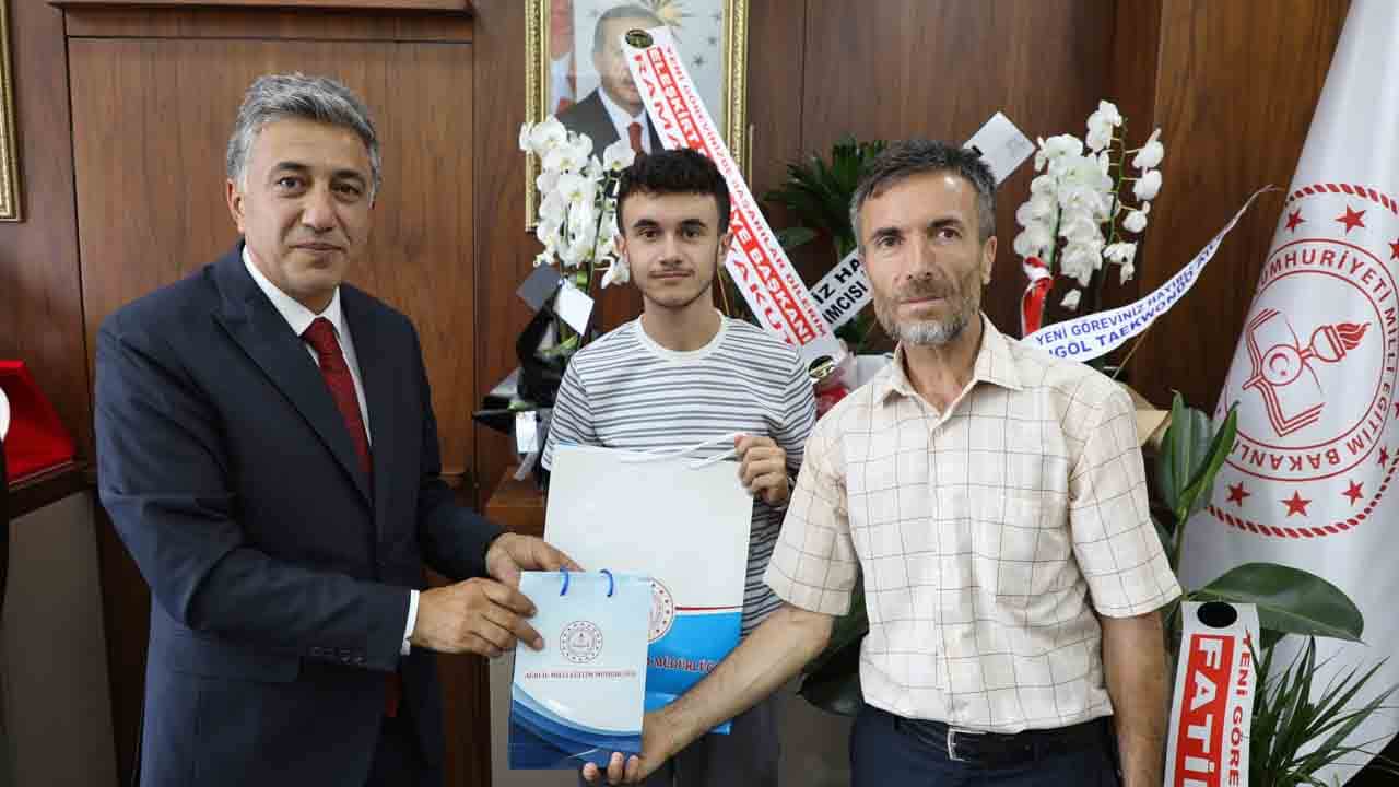 Foto - Ağrı'nın gururu oldu: Kur'an tilavetinde Türkiye ikincisi