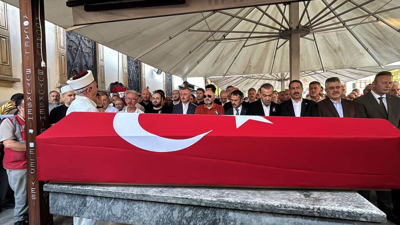 Foto - AK Parti’li eski vekil Azize Sibel Gönül son yolculuğuna uğurlandı!