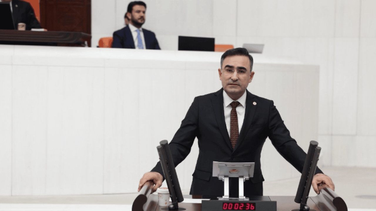 Foto - AK Parti’li Hasan Arslan’dan CHP’ye 'Rakı' tepkisi: Halk Sağlığı Değil Popülizm