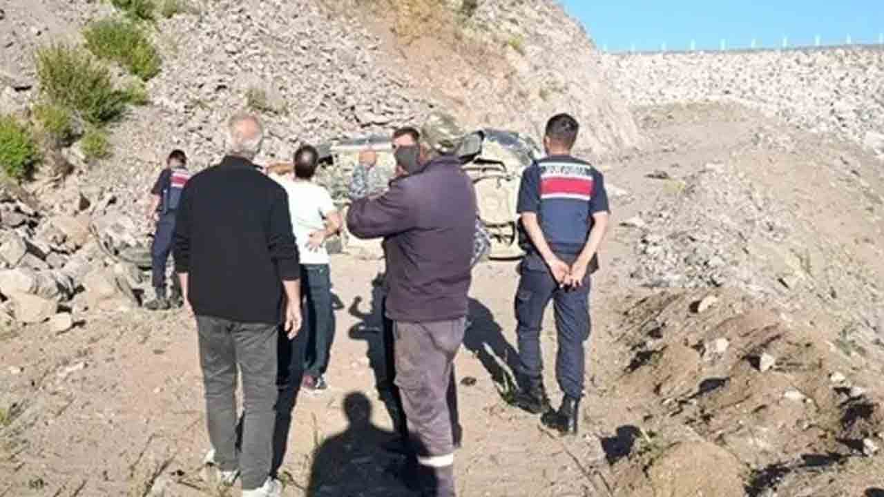 Alucra’daki feci kaza yürekleri dağladı: Araç şarampole yuvarlandı aynı aileden 3 kişi can verdi