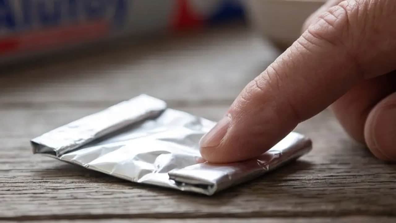 Alüminyum folyoya sarın: Bu 7 yiyecekle sakın sarmayın zehir saçıyor.... Hayatı kolaylaştıran bereketmiş