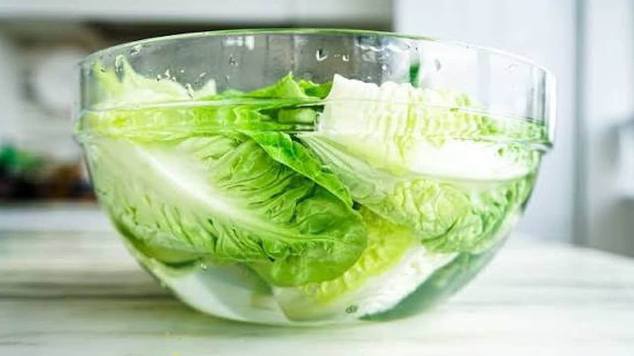 Foto - Aman dikkat! Marketlerde satılan hazır salataları yeniden yıkamak doğru mu?