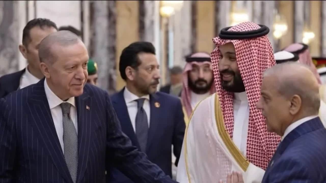 Foto - Amir Noy'dan olay sözler: Türk tanklarını sınırımızda hayal etmeye gerek yok başka şekilde geliyorlar