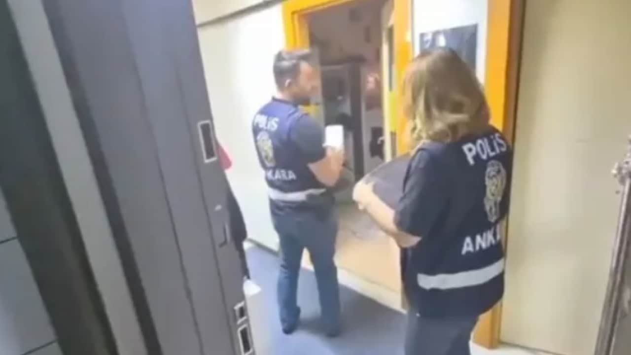 Foto - Ankara’da "flört" tuzağı kuran çeteye operasyon! İncir ve Pilot kod adı kullandılar: 9 şüpheli gözaltında