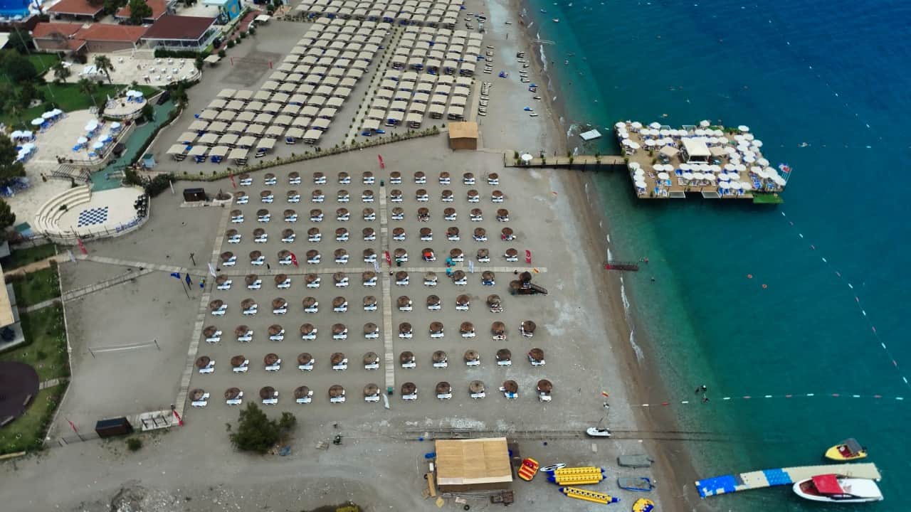 Foto - Antalya halk plajları iki milyonu aşkın ziyaretçiyle dolup taştı: 'Ücretsiz' deniz keyfi yaşanıyor...