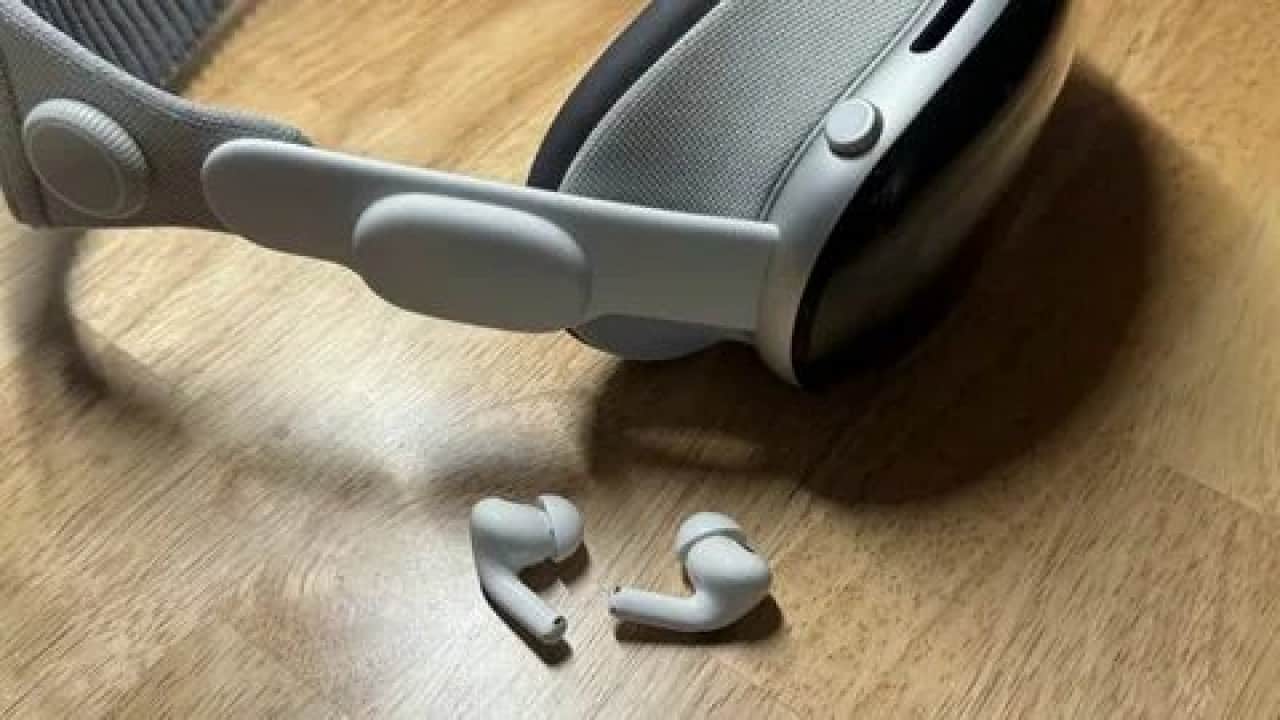 Foto - Apple cephesinden heyecanlandıran hamle! Kameralı AirPods için geri sayım başladı!