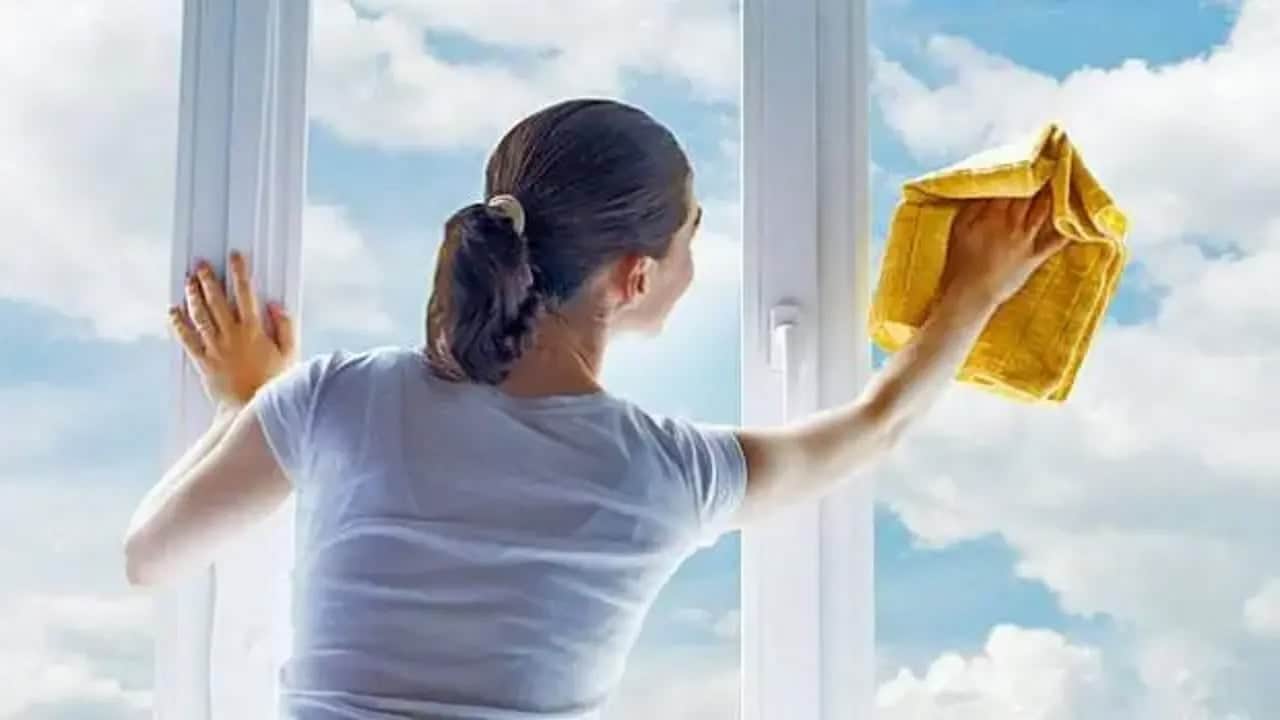 Foto - Araba, ev camını elma sirkesiyle siliyorlar: Kiri bir hamlede silin! Bakın temiz oluyor