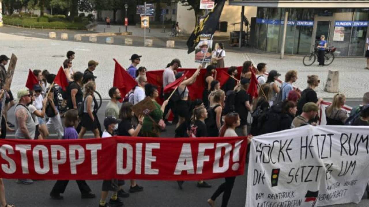Foto - Aşırı sağcı AfD İslam ve göçmen düşmanlığını körüklüyor Onbinler ‘kapatılsın’ diye sokağa indi