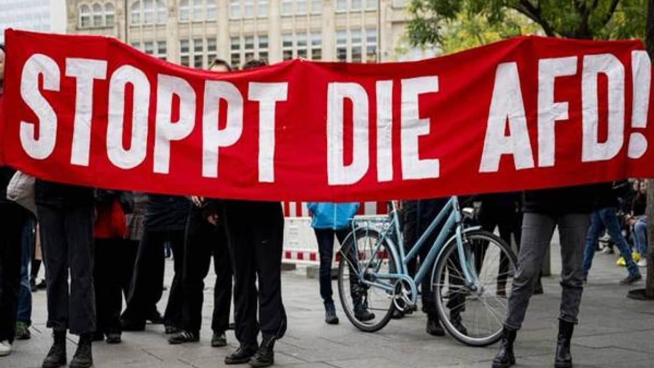 Foto - Aşırı sağcı AfD İslam ve göçmen düşmanlığını körüklüyor Onbinler ‘kapatılsın’ diye sokağa indi