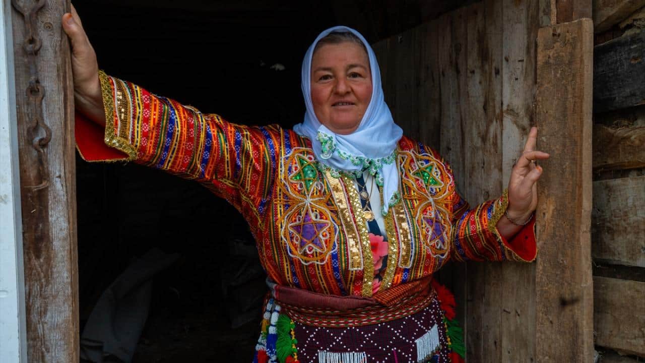 Foto - Asırlardır yaşatılıyor! Nebiköy'ün geleneksel kıyafetleri ilgi çekiyor