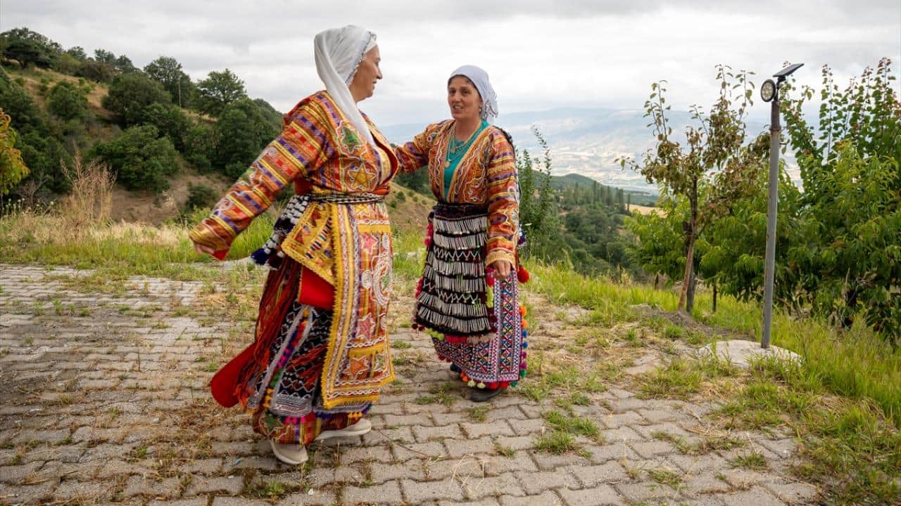 Foto - Asırlardır yaşatılıyor! Nebiköy'ün geleneksel kıyafetleri ilgi çekiyor