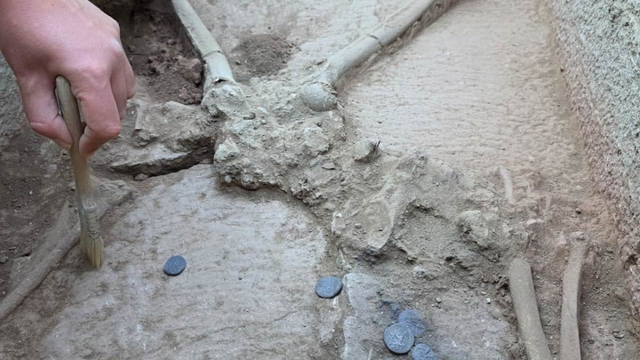 Foto - Aspendos'ta 2 bin 400 yıllık güreşçi mezarı keşfedildi