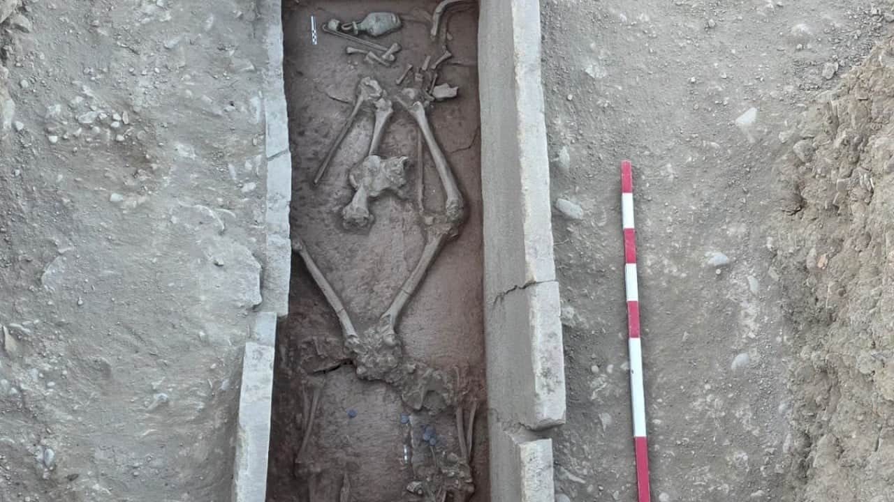 Foto - Aspendos'ta 2 bin 400 yıllık güreşçi mezarı keşfedildi