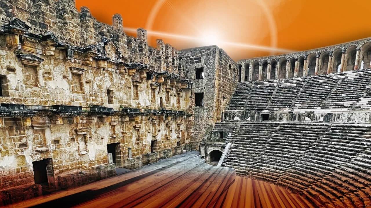 Aspendos'ta festival perdesi 33. kez açılıyor