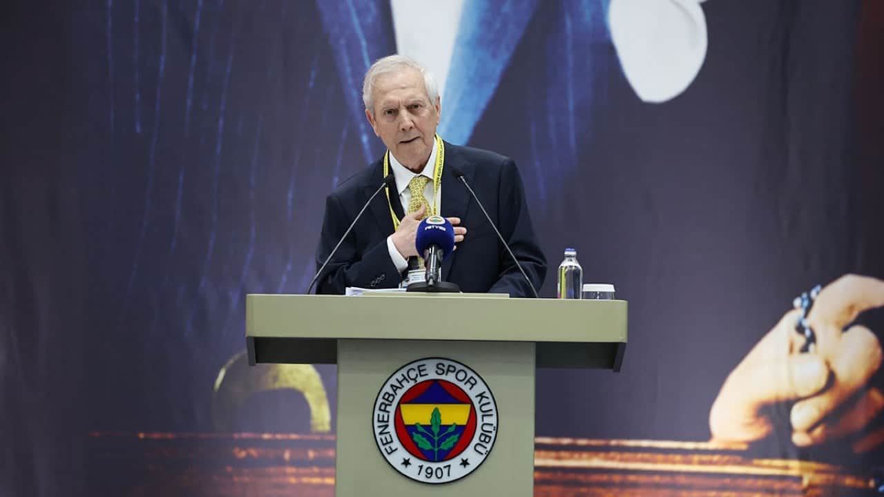 Aziz Yıldırım transferi kürsüden duyurdu!