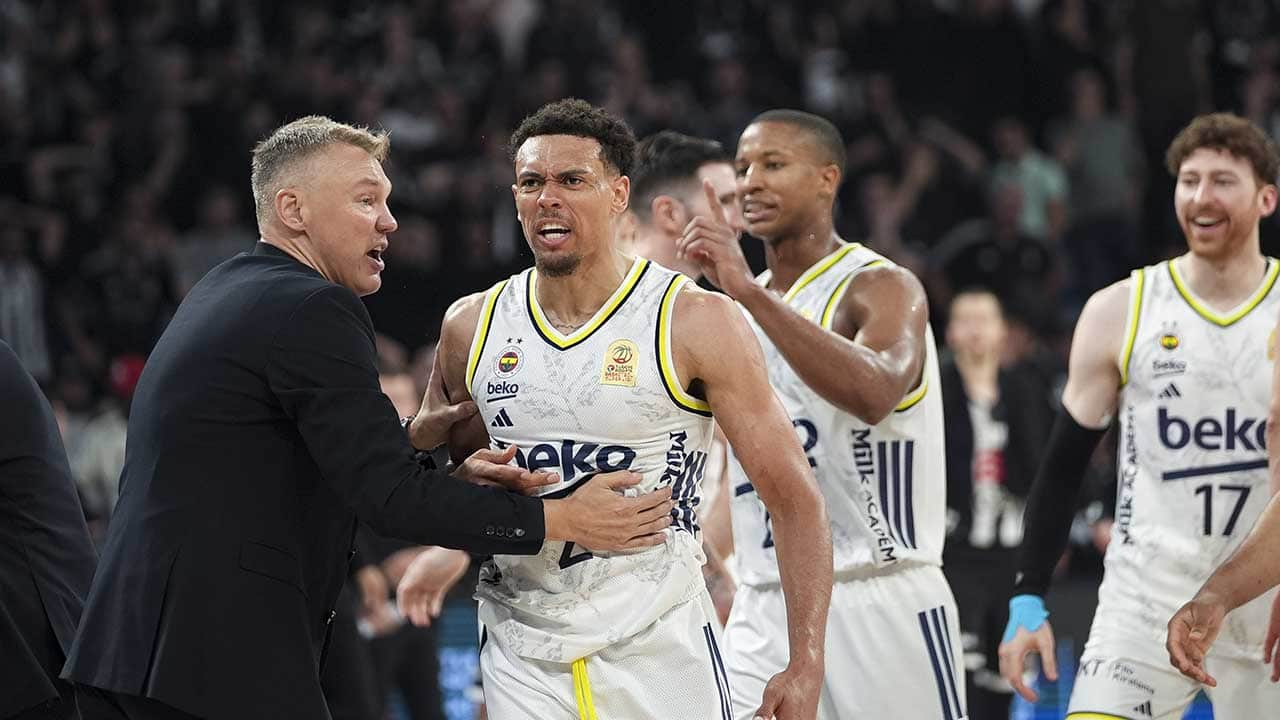 Foto - Aziz Yıldırım'ın ayağının tozuyla Fenerbahçe Basketbol Süper Ligi'nde şampiyon oldu