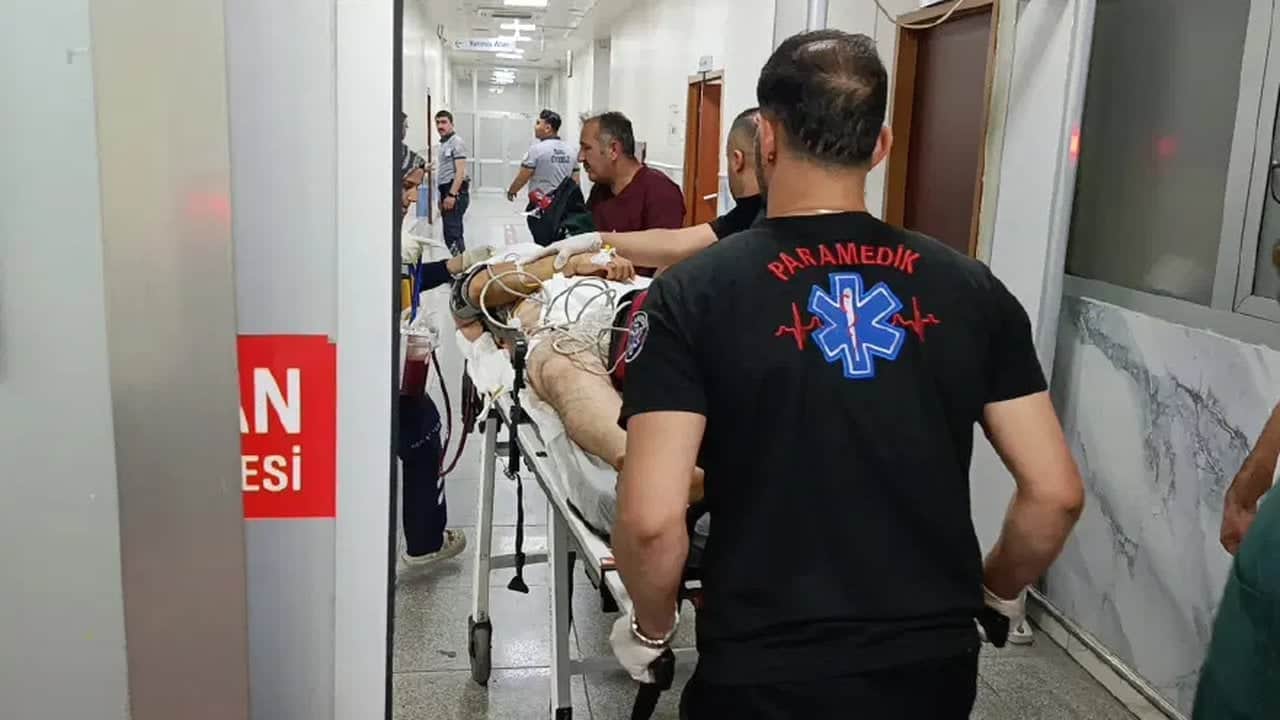 Foto - Baba ve oğlu kurşun yağdırdı! Çocuk istismarcısına hastane bahçesinde infaz 