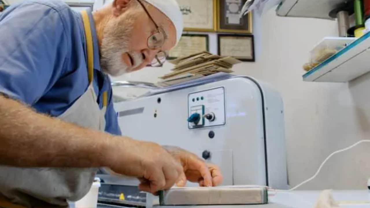 Babasından öğrendi 57 yıldır yapıyor! Yurt dışından sipariş alıyor!
