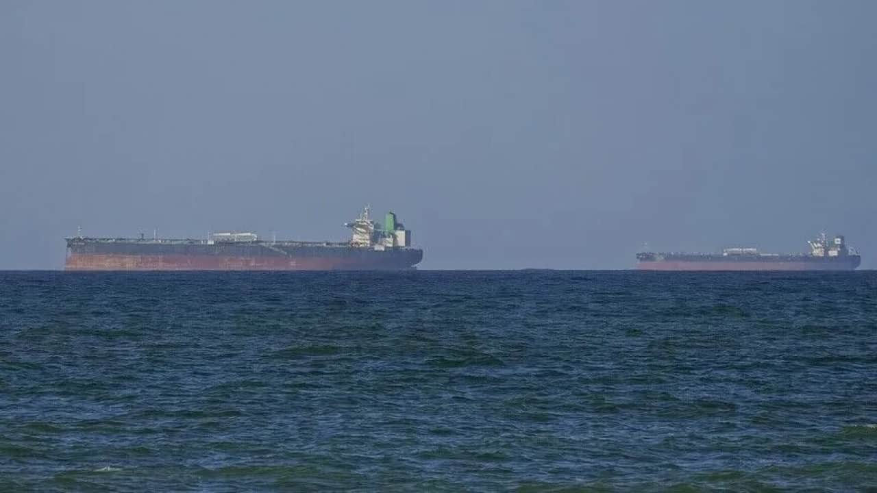 Foto - BAE ulusal petrol şirketi ADNOC'a ait İran Hürmüz’de iki tankeri vurdu
