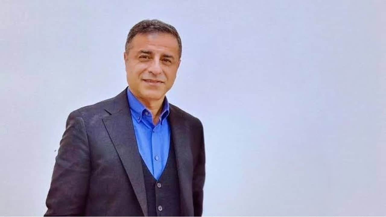 Foto - Bahçeli "Evine dönmeli" demişti! Erdoğan’ın yardımcısından "Selahattin Demirtaş" çıkışı