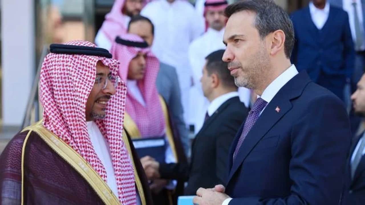 Foto - Bakan Bayraktar Enerjide çeyrek aşıra 100 yıllık iş sığdırdık!