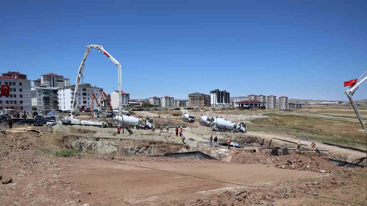 Bakan Çiftçi Sivas’ta ilk etabın temelini attı: Siyer-i Nebi Külliyesi ilim ve irfanın merkezi olacak