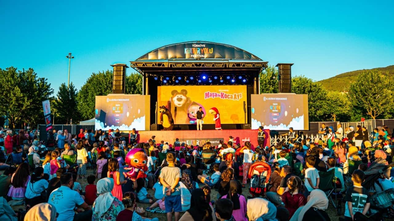 Foto - Bakan Ersoy duyurdu: Türkiye Kültür Yolu Festivali 2025’te rekorlarla kapandı...