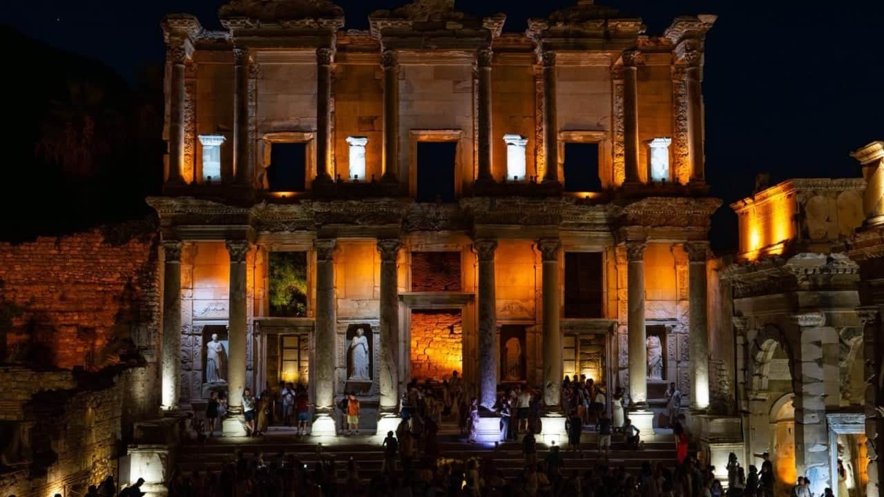 Foto - Bakan Ersoy: Gece müzeciliğinde dünyaya örnek olduk: 2 ayda 213 bini aşkın ziyaretçi...