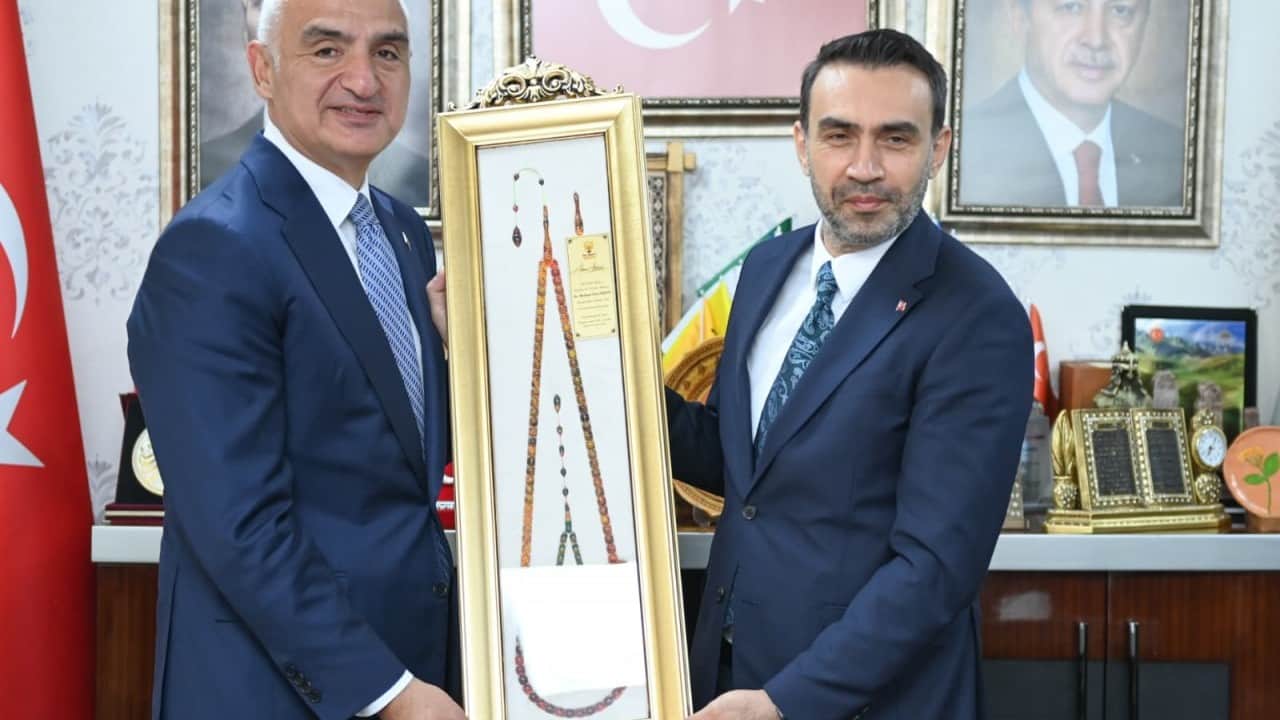 Foto - Bakan Ersoy, 'Mersin turizmde cazibe merkezine dönüşüyor' diyerek çağrı yaptı! Turizmde büyük sıçrama...