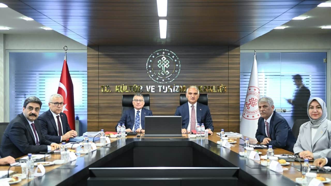 Foto - Bakan Ersoy, Sivas heyetini kabul etti: Kültür, gastronomi ve yatırım başlıkları konuşuldu...