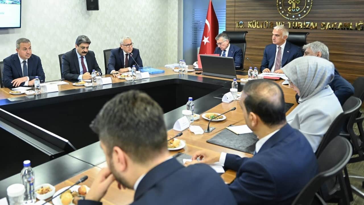 Foto - Bakan Ersoy, Sivas heyetini kabul etti: Kültür, gastronomi ve yatırım başlıkları konuşuldu...