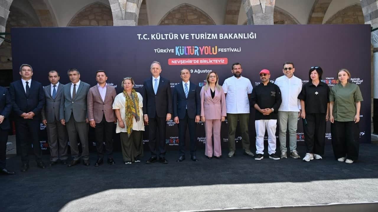 Foto - Bakan Ersoy'a teşekkür: Nevşehir Kültür Yolu Festivali sona erdi...