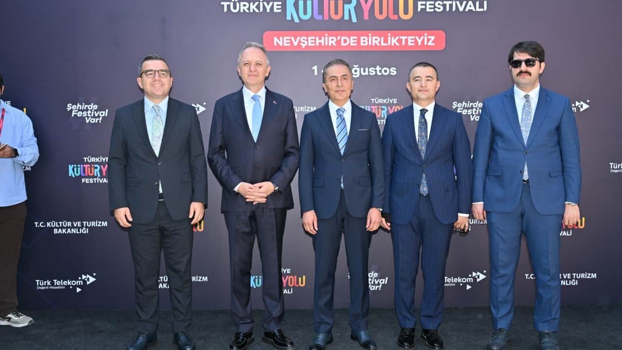 Foto - Bakan Ersoy'a teşekkür: Nevşehir Kültür Yolu Festivali sona erdi...