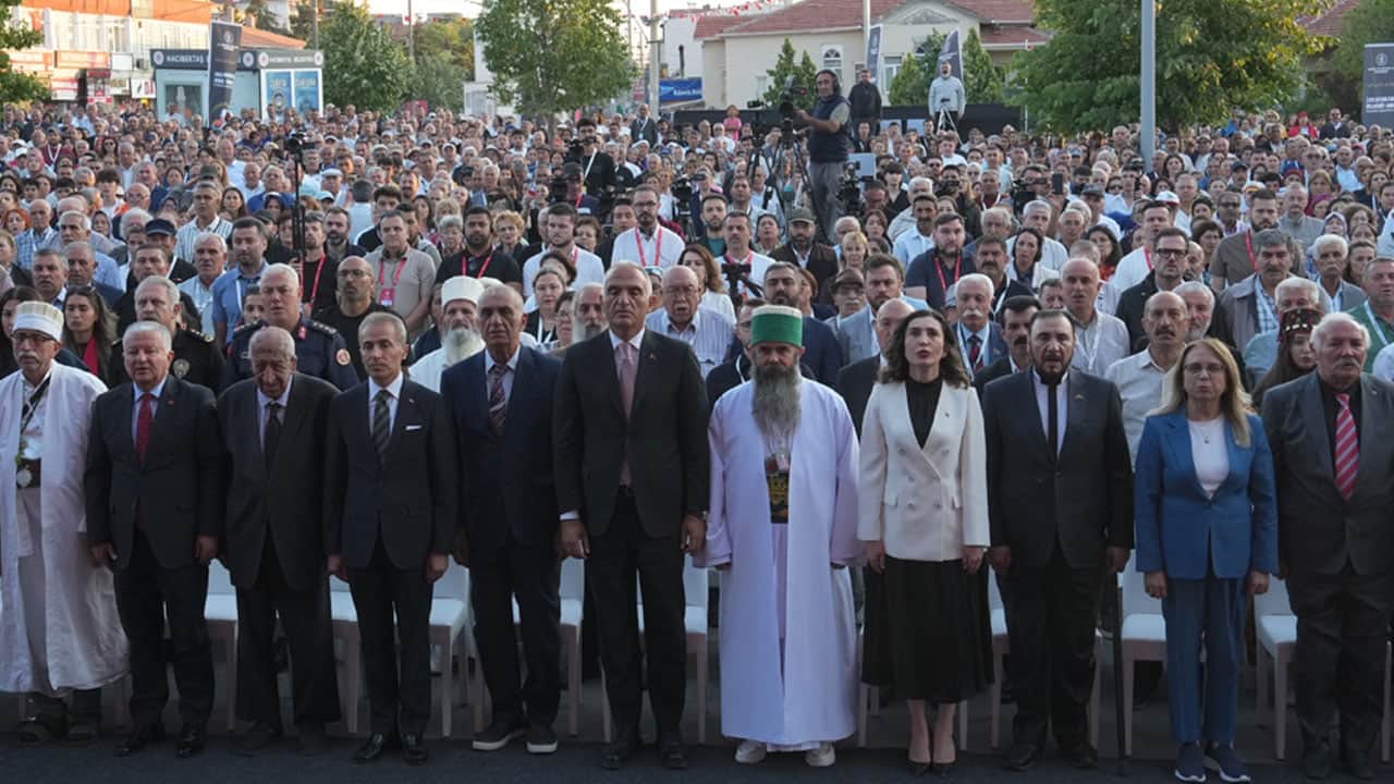 Foto - Bakan Ersoy’dan Hacı Bektaş-ı Veli’nin ocağından birlik mesajı! İnsanlığın reçetesi açıktır: Bir olalım, iri olalım, diri olalım!