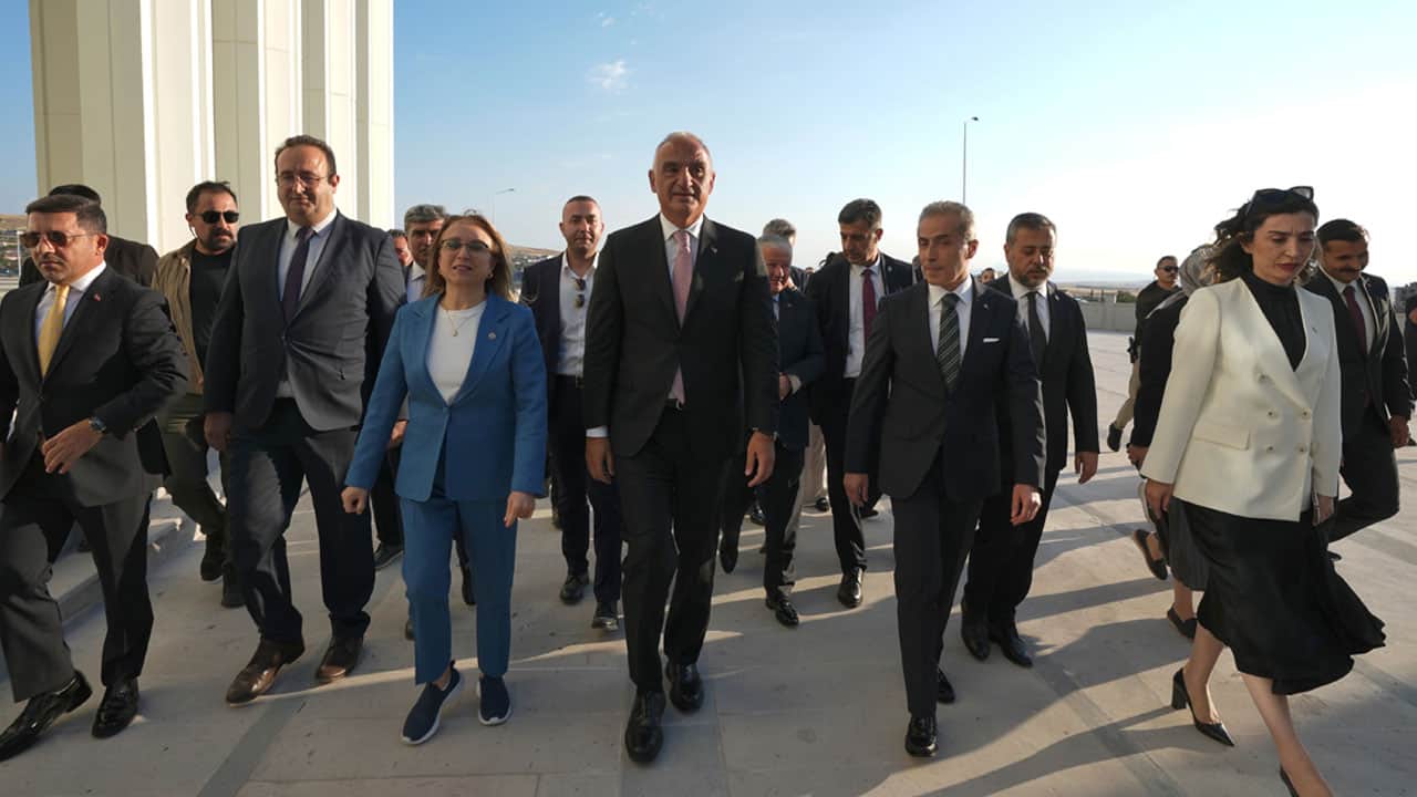 Foto - Bakan Ersoy’dan Hacı Bektaş-ı Veli’nin ocağından birlik mesajı! İnsanlığın reçetesi açıktır: Bir olalım, iri olalım, diri olalım!