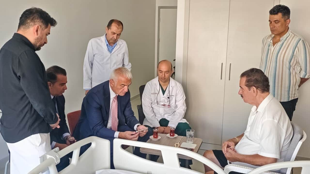 Bakan Ersoy'dan İbrahim Tatlıses'e geçmiş olsun ziyareti...