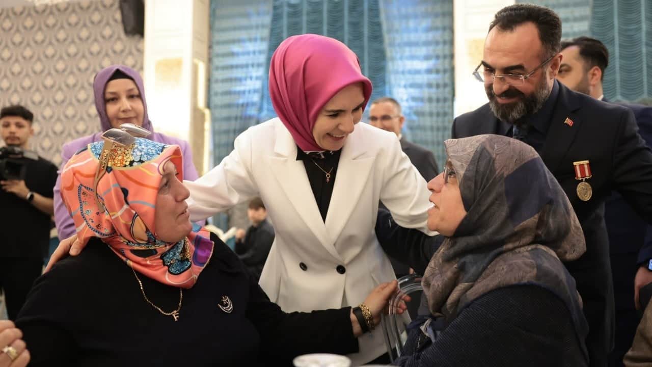 Foto - Bakan Göktaş: Güçlü aile, bizim geleceğimizdir Terör karşısında en büyük gücümüz aile