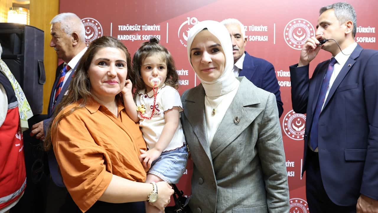 Foto - Bakan Göktaş, ‘Terörsüz Türkiye Kardeşlik Sofrası’nda konuştu: Ailelerimizi provoke etmek isteyenler var! Bunlara fırsat vermeyeceğiz