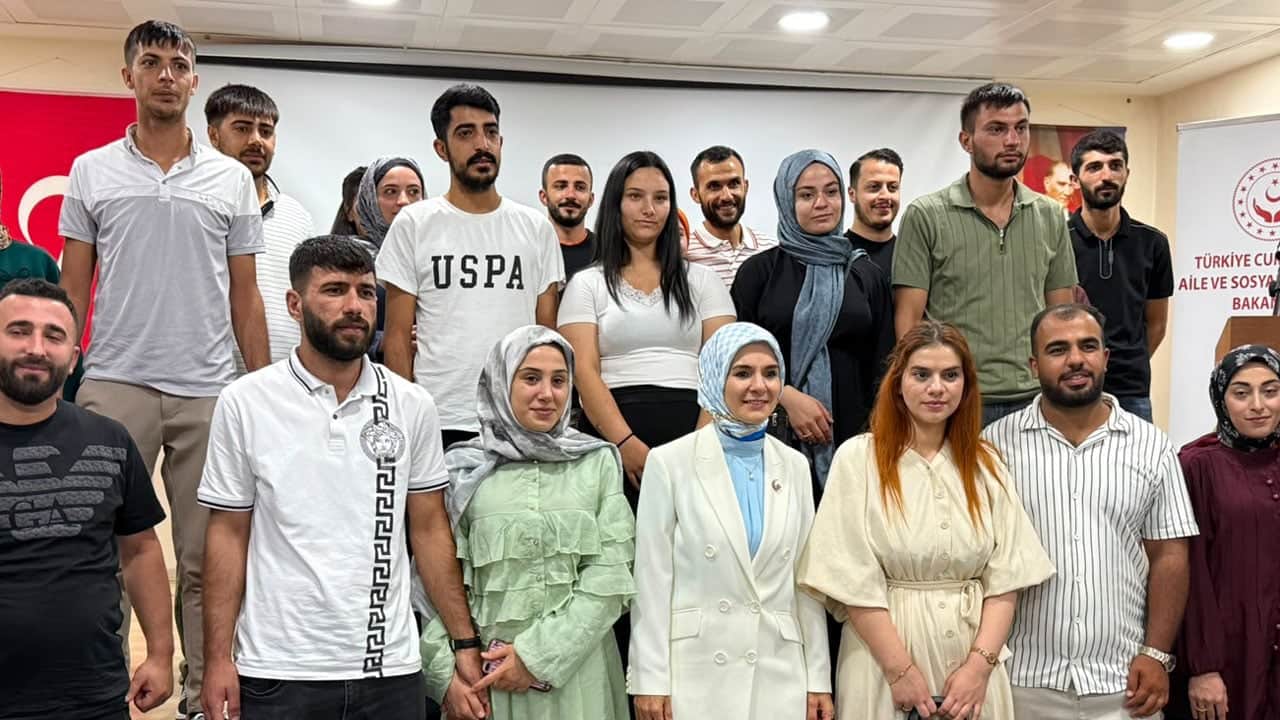Foto - Bakan Göktaş’tan evlilik kredisinden yararlanan gençlere yeni müjdeler: İŞKUR'da öncelik, TOKİ’de özel kontenjan!