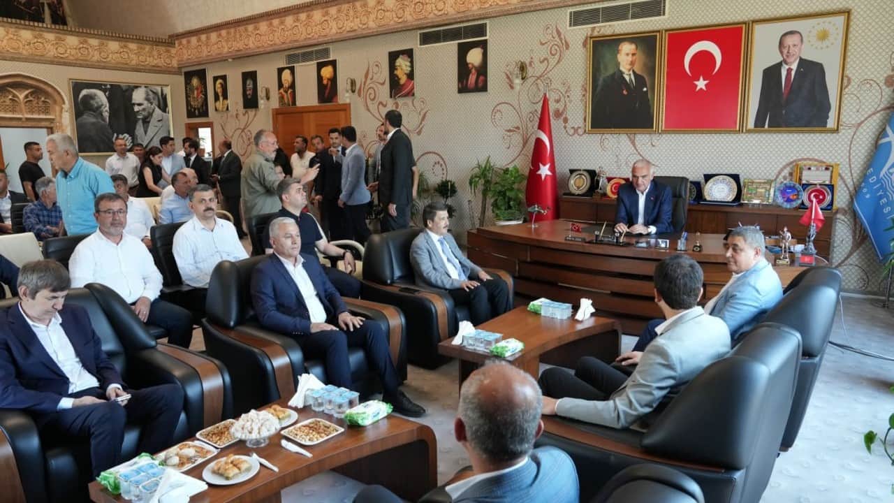 Foto - Bakan Nuri Ersoy'dan yeni evlenen çifte sürpriz