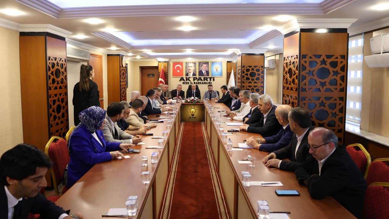 Foto - Bakan Şimşek Rize’de! Çay tadımının ardından iş dünyasıyla buluştu